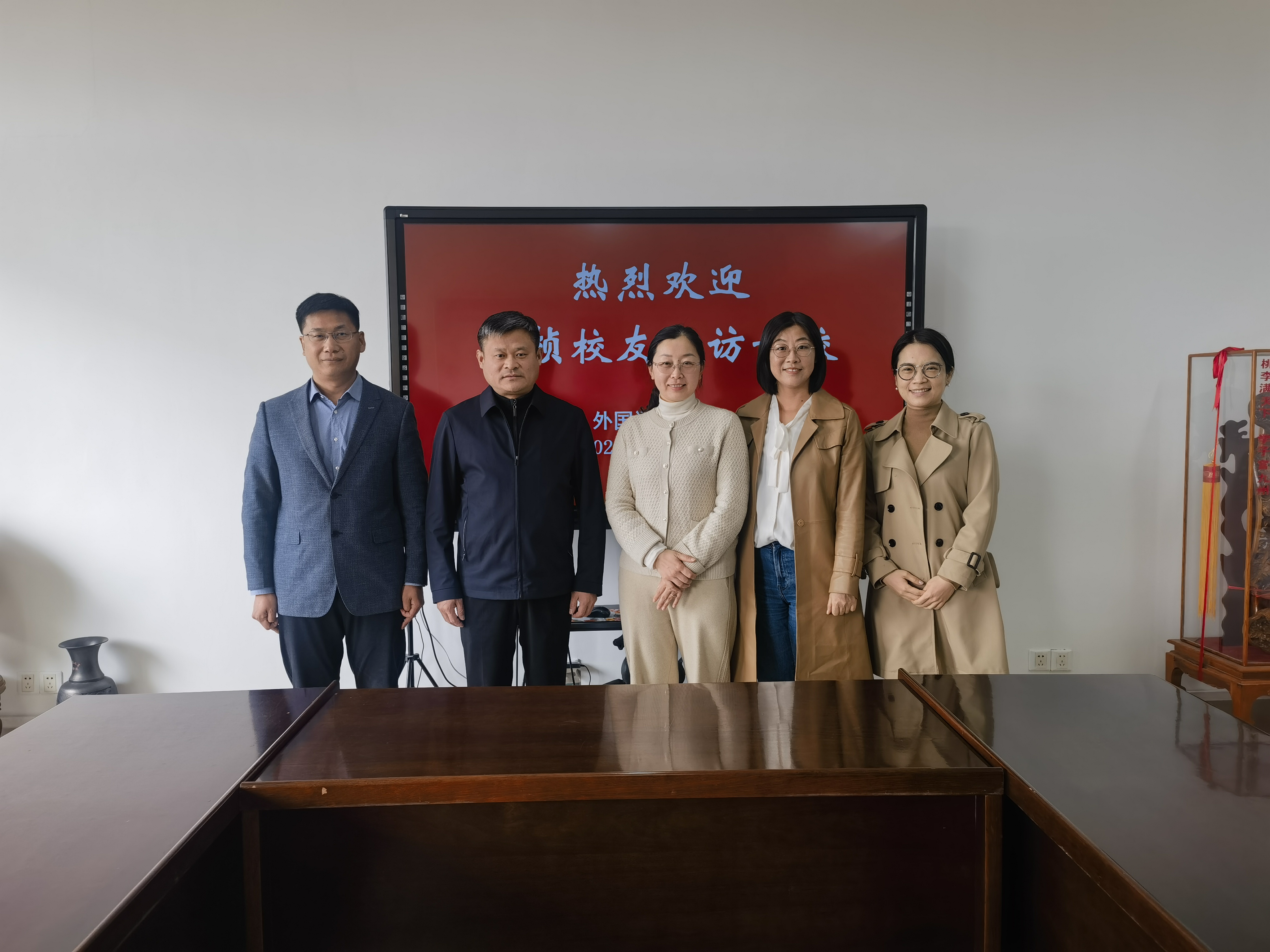 王桢校友回访母校